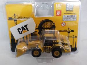 lot 4 image: CAT Toy...