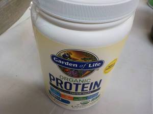 lot 67 image: 19.05 oz Garden of Life Organic Pro...