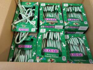 lot 92 image: 24 ct Brachs Wintergreen Candy Can...