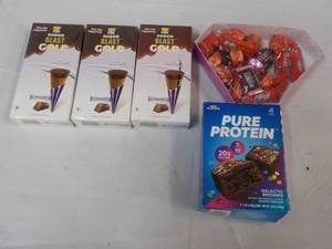 lot 112 image: ChocoBlasat Gold, Pure Protein and ...