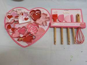 lot 119 image: CWC Cookie Cutters and Utensil Set...