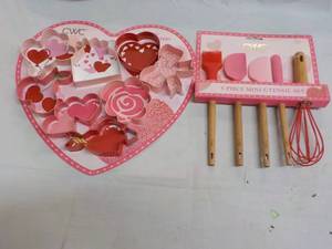 lot 120 image: CWC Cookie Cutters and Utensil Set...