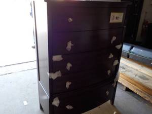 lot 156 image: 5 Drawer Chest of Drawers - back le...