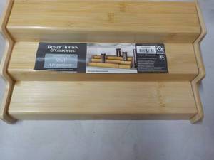 lot 134 image: Better Homes and Garden Shelf Organ...