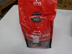 lot 221 image: 8 lb. Bag Worlds Best Unscented Ca...