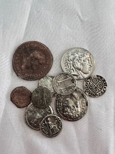 lot 8 image: MIXED LOT OF FOREIGN FAUX COINS