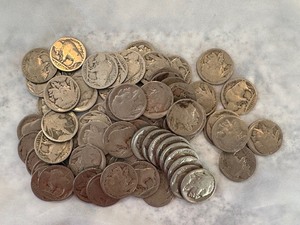lot 29 image: MIXED LOT OF BUFFALO NICKELS
