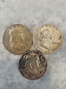 lot 33 image: MIXED LOT OF 3 FRANKLIN SILVER HALF DOLLAR