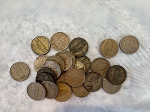 lot 60 image: LOT OF 25 MIXED JEFFERSON NICKLES