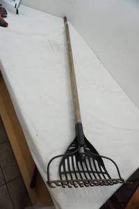 lot 61 image: rake lot
