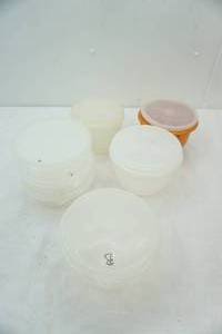 lot 84 image: Tupperware lot