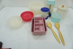 lot 88 image: Tupperware lot