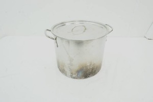 lot 100 image: Kettle with lid