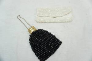 lot 117 image: beaded purses