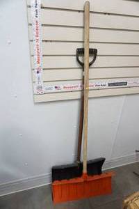 lot 119 image: show shovel lot