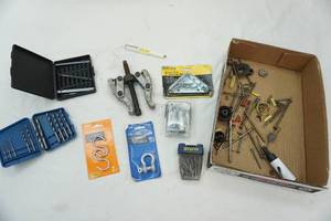 lot 7 image: Hardware supply lot