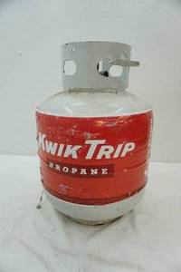 lot 19 image: 20lb propane tank