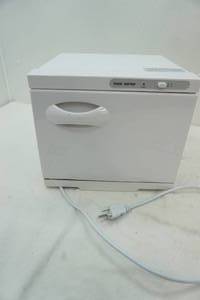 lot 24 image: towel warmer