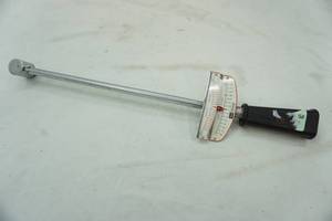 lot 29 image: torque wrench