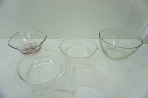 lot 86 image: large glass bowls lot