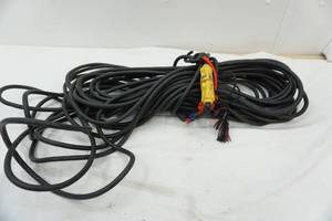 lot 113 image: heavy duty extension cord