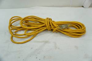 lot 116 image: heavy duty extension cord