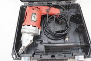 lot 133 image: Tool Shop swivel head shears