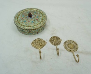 lot 170 image: vintage round tin and hooks