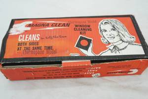 lot 172 image: Vintage Magna Clean Window Cleaning Kit