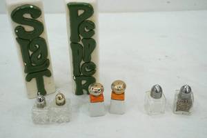 lot 179 image: vintage salt & pepper shakers