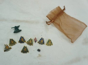 lot 200 image: Fire Mountain Gems pins