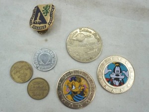 lot 205 image: camp snoopy & Disney coins