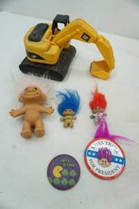 lot 224 image: toy dozer & trolls