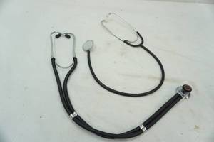 lot 246 image: 2ct stethoscope