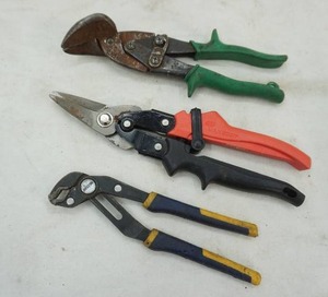 lot 252 image: snippers & vice grip