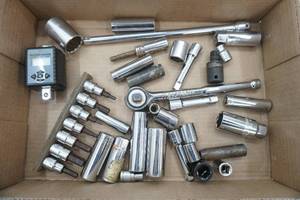 lot 262 image: sockets & ratchets
