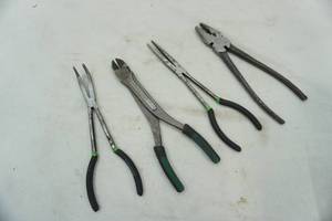 lot 265 image: long handled hand tools