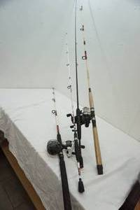 lot 324 image: Fishing Poles lot