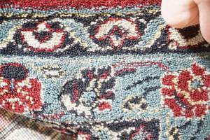 lot 326 image: Area Rug. 10 wide
