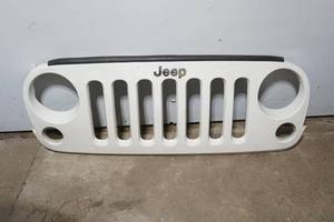 lot 340 image: Jeep Grille