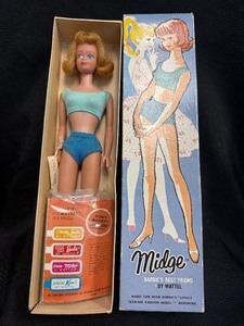 lot 25 image: VINTAGE BLONDE MIDGE IN ORIGINAL BOX STOCK NO. 860 WITH ORIGINAL OUTFIT