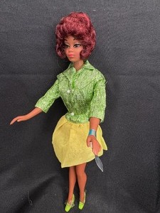 lot 28 image: VINTAGE GENUINE CHRISTIE DOLL WITH  CITY SPARKLER  OUTFIT WITH ORIGINAL WRIST TAG