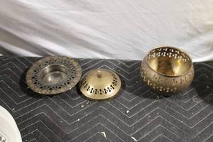 lot 9 image: Vintage Brass Incense Burner Set of 3