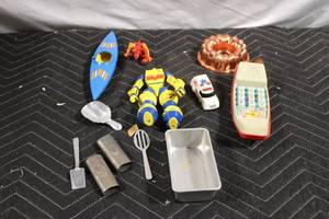 lot 25 image: Vintage Collection of Toys and Kitchenware