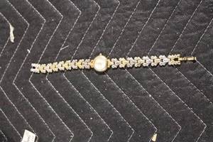 lot 39 image: Womens Two-Tone Wristwatch with Leaf Design Bracelet