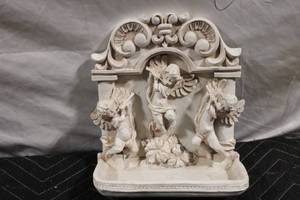 lot 44 image: Ornate Decorative Wall Plaque with Cherub Design