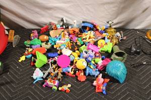 lot 88 image: Collection of Assorted Plastic Figure Toys and Accessories