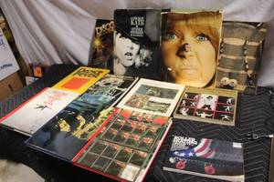 lot 91 image: Collection of 10 Vintage and Retro Books and Magazines