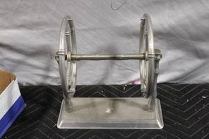lot 98 image: Decorative Silver-Plated Bamboo Style Towel Holder Rack