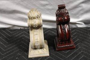 lot 123 image: Pair of Decorative Vintage Corbel Bookends